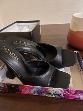 Cape Robbin Black Square-Toe Slip-On Block Heel Mule